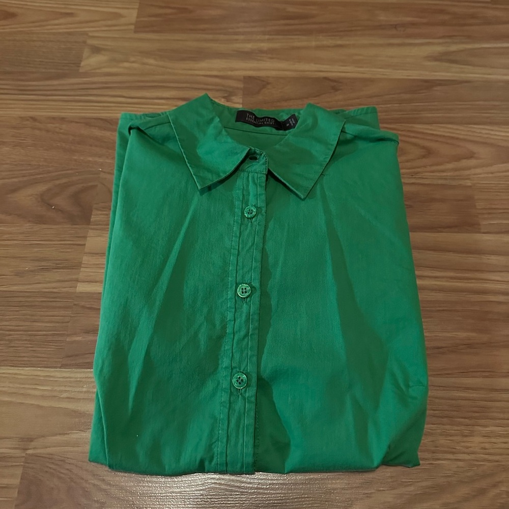 Like new! Button up (button down) Green shirt! Size M. The Limited - Picture 3 of 11